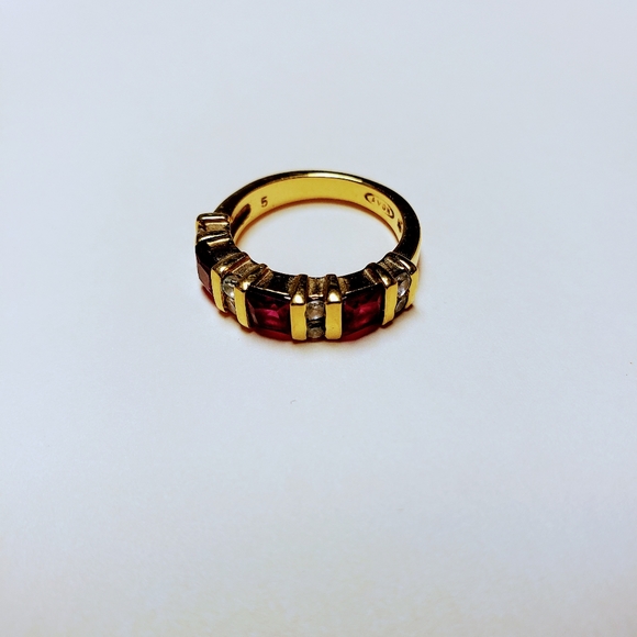 Avon womens ruby and clear cz ring size 5 - Picture 5 of 5
